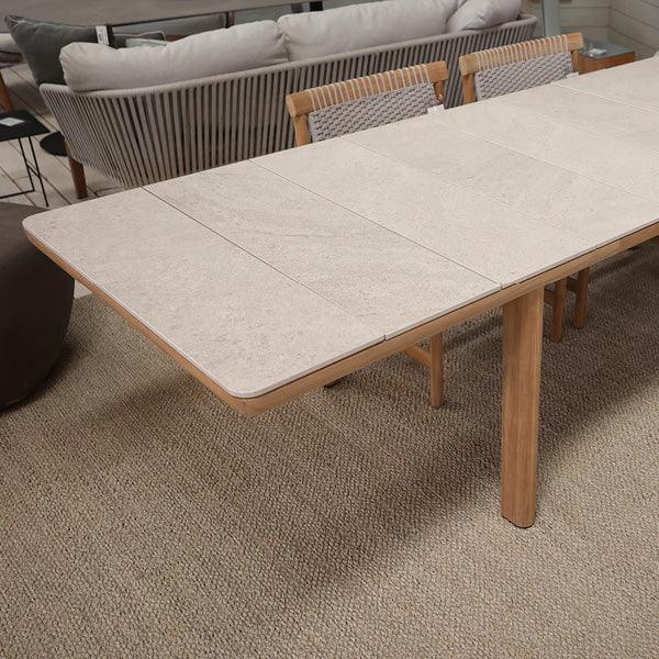 Outlet - Outdoor - Original Homestories