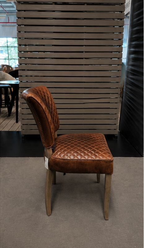 Timothy Oulton MIMI QUILT Stuhl mit gestepptem Buck'dN Brok'n Leder