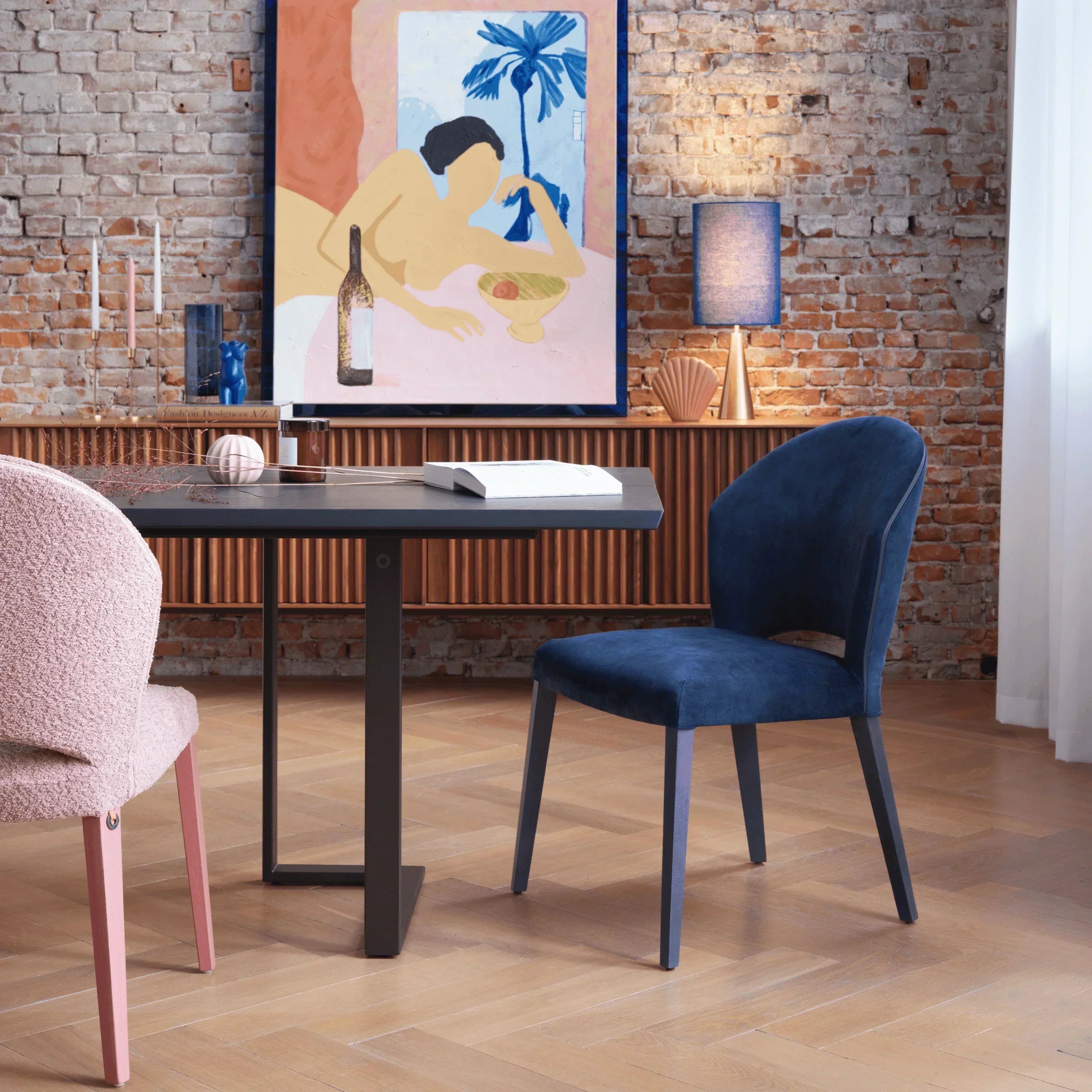 Mobitec Stuhl CUORI C0212 in stilvoller Esszimmereinrichtung –  Kombination aus verschiedenen Stühlen