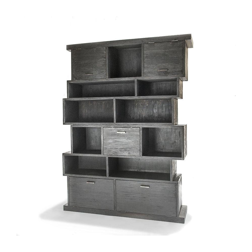 Schrank DIZZY von Gommaire – hoher Massivholzschrank aus recyceltem Teak mit natürlicher Oberfläche und klarer Linienführung, perfekt für stilvolle Aufbewahrung im Wohn- oder Schlafbereich