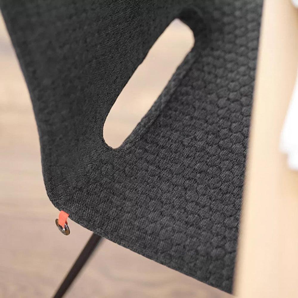 Nahaufnahme des PAMP C1610 Barstuhls – hochwertige Polsterung und feines Nahtbild im Fokus