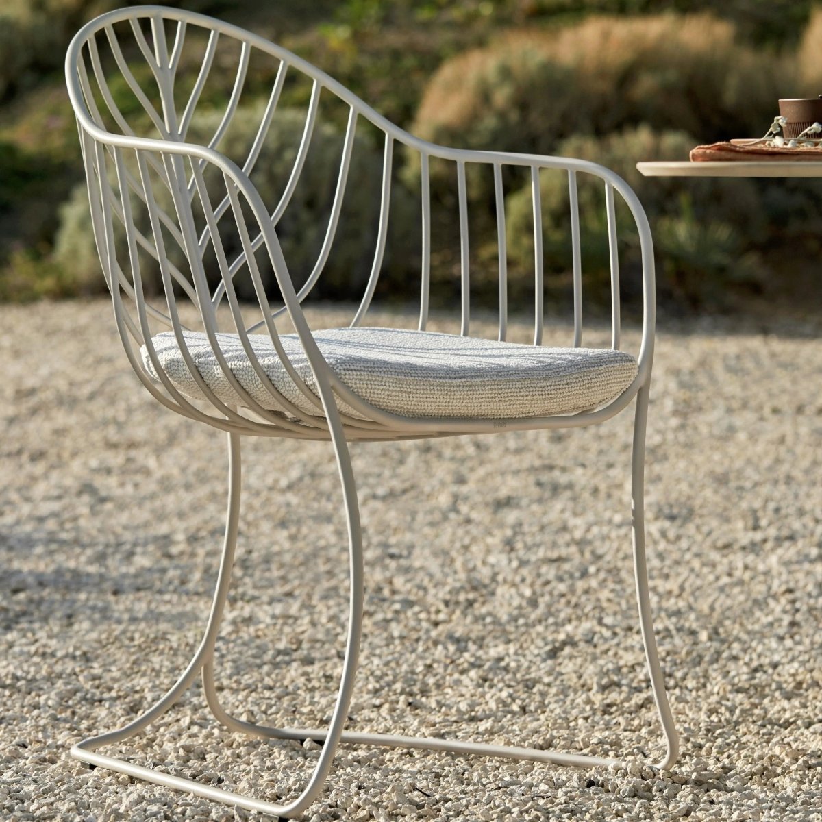 Royal Botania - Armlehnstuhl FOLIA Weiß - FOL 55 WR + PIL FOL 55 SED CAT. A | Homestorys