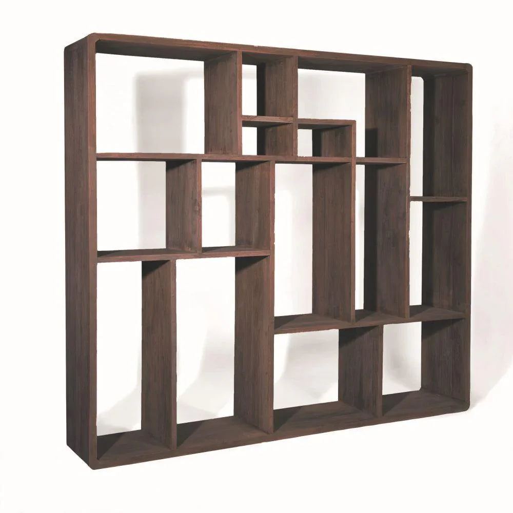 Großer Schrank SAAR Größe L von Gommaire – massiver Teakholzschrank mit strukturierter Holzoberfläche und großzügigem Stauraum für Wohn- oder Schlafbereich im Naturdesign-Stil