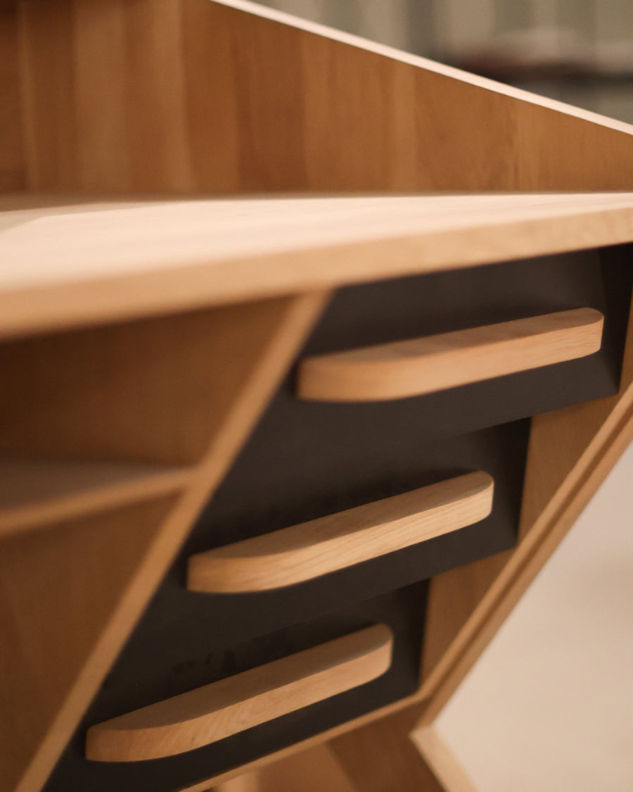 EXPO Ethnicraft ORIGAMI Schreibtisch