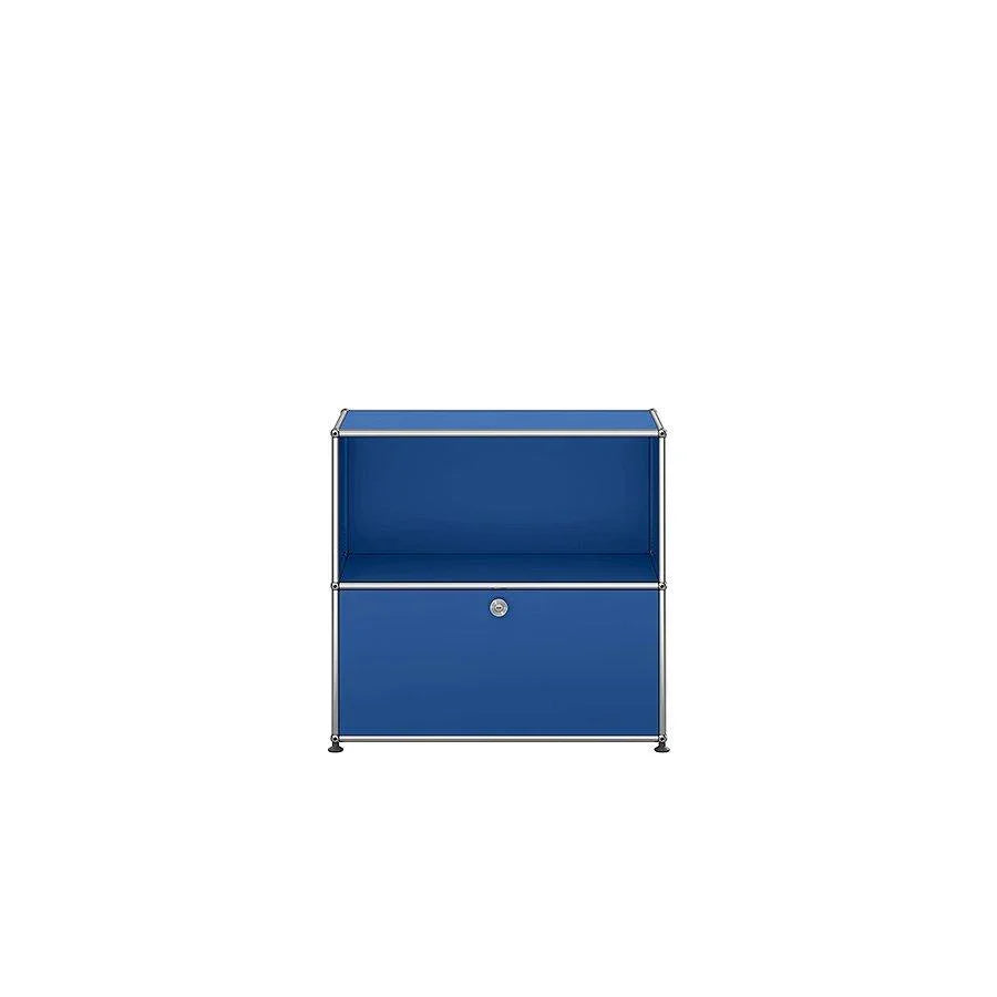 USM Haller Nachttisch M55 in Enzianblau – leuchtendes, modulares Designmöbel als Farbakzent im modernen Schlafzimmer oder Gästezimmer