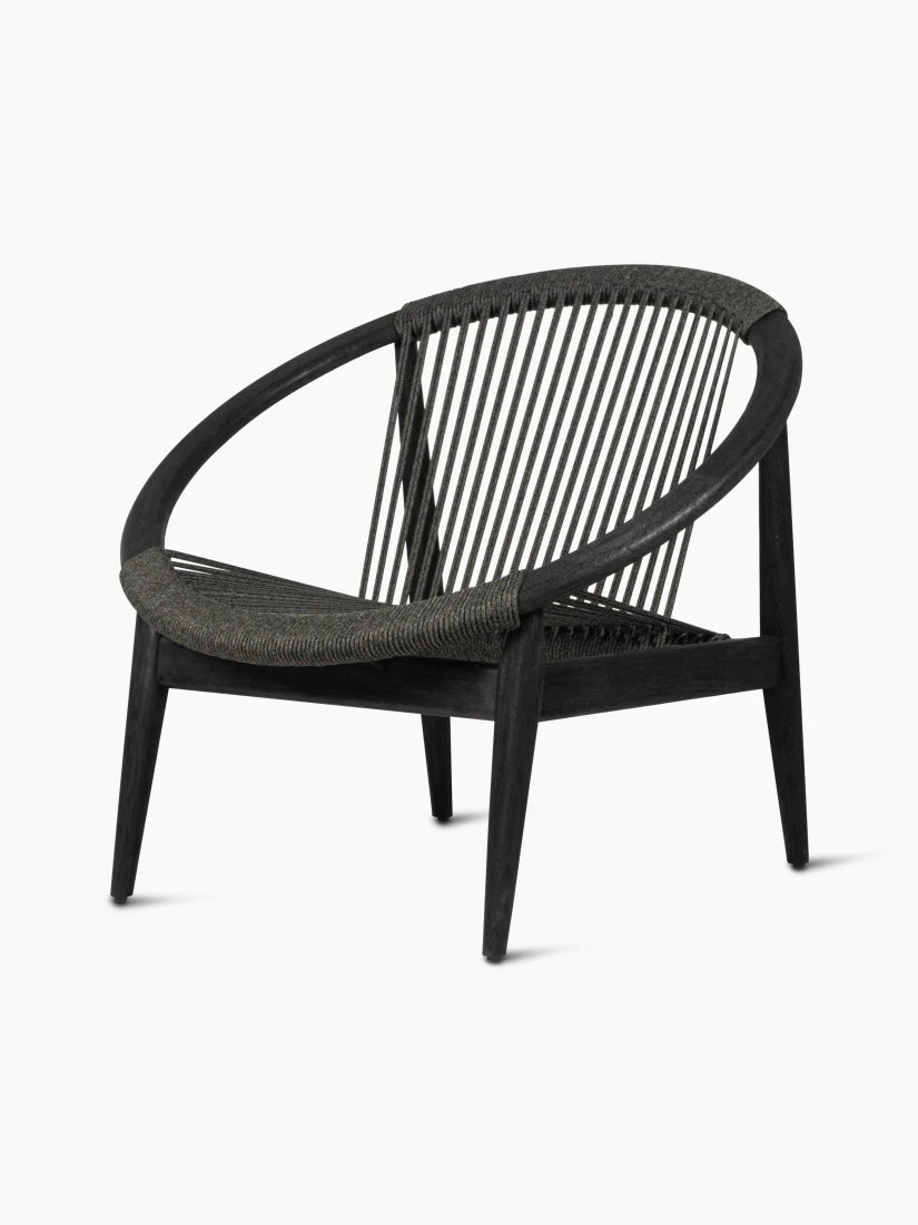 Vincent Sheppard FRIDA Gartensessel Detail mit straff gespanntem Outdoor-Seil in der Farbe Onyx Black.