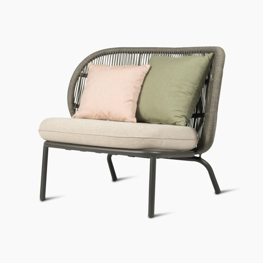 Vincent Sheppard KODO Gartensessel in Fossil Grey mit Polypropylenseil und Kissen
