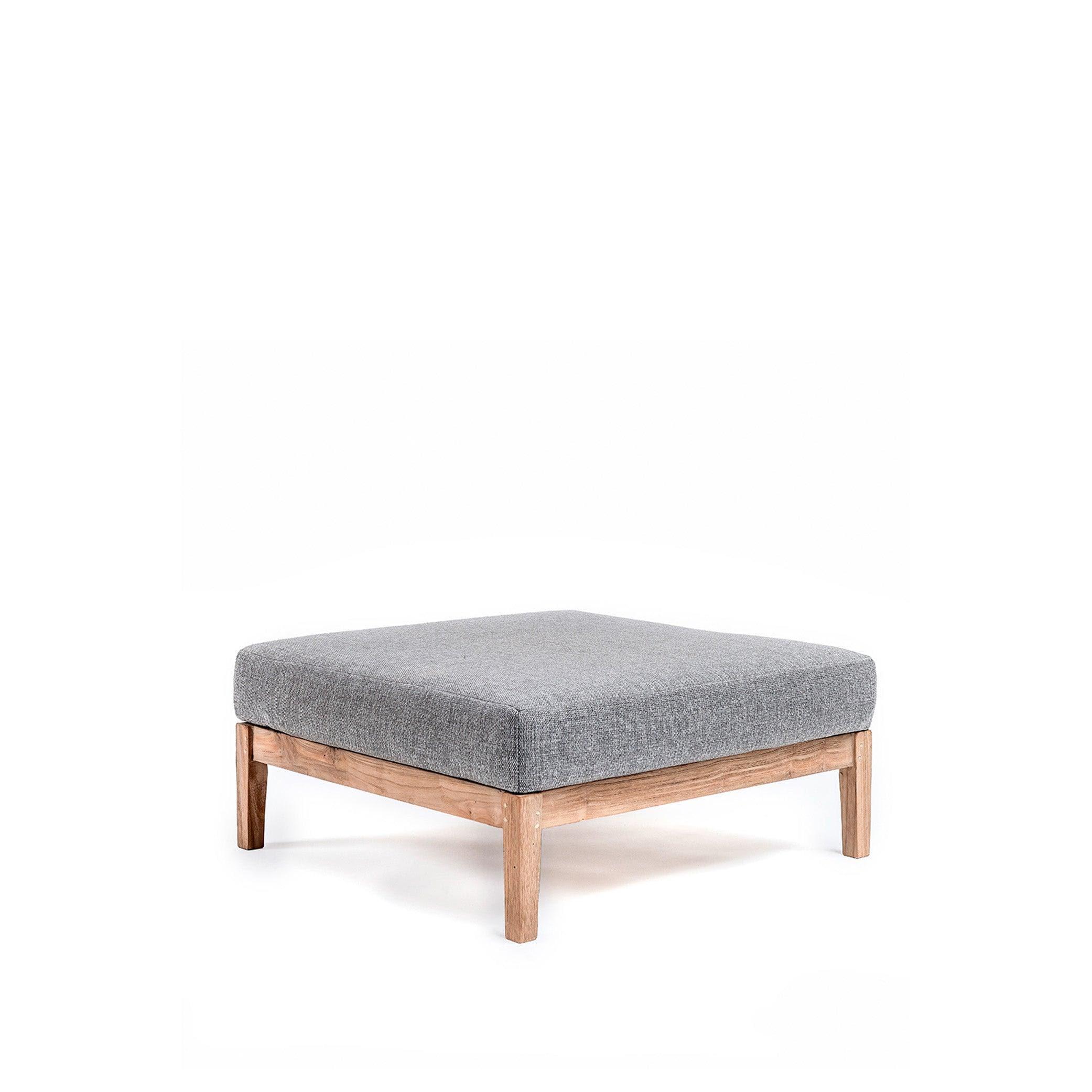 Hocker COPENHAGUE von Gommaire – moderner Outdoor-Hocker aus recyceltem Teakholz, kombinierbar mit Loungemöbeln oder als Beistelltisch verwendbar