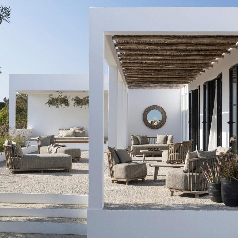 Gartensofa LOUNGE CAROL von Gommaire im Set mit Couchtisch und Sessel – gemütliche Outdoor-Lounge aus recyceltem Teakholz und wetterfestem Polster