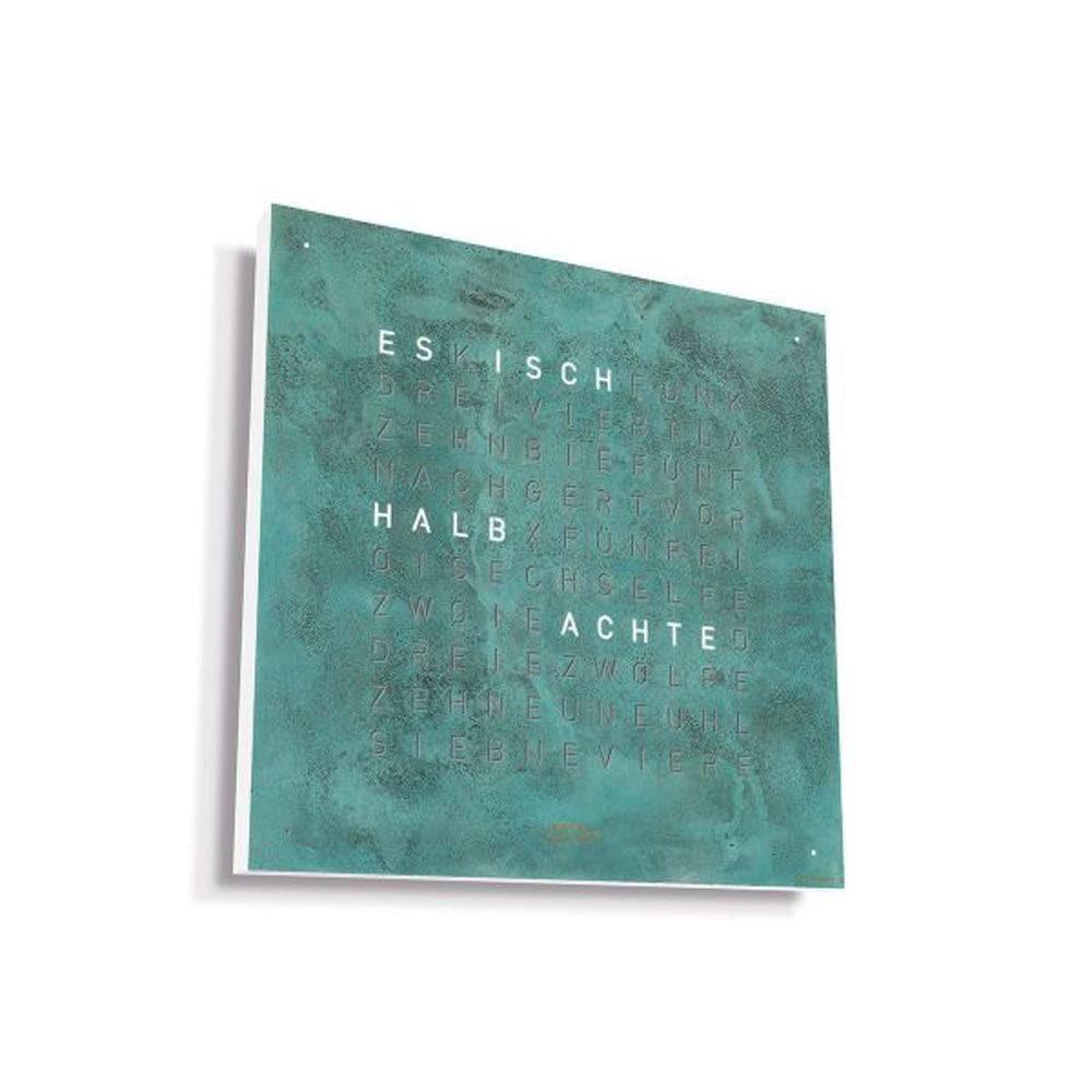 QLOCKTWO EARTH 45 mit wiissem Ghäus – edli Wanduhr mit vintage Kupfer-Front für stilvolli Wohnig