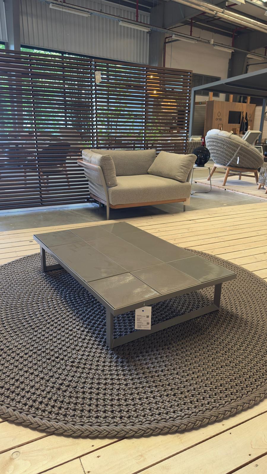 Cane-line GLAZE Couchtisch in Taupe als Outdoor Couchtisch