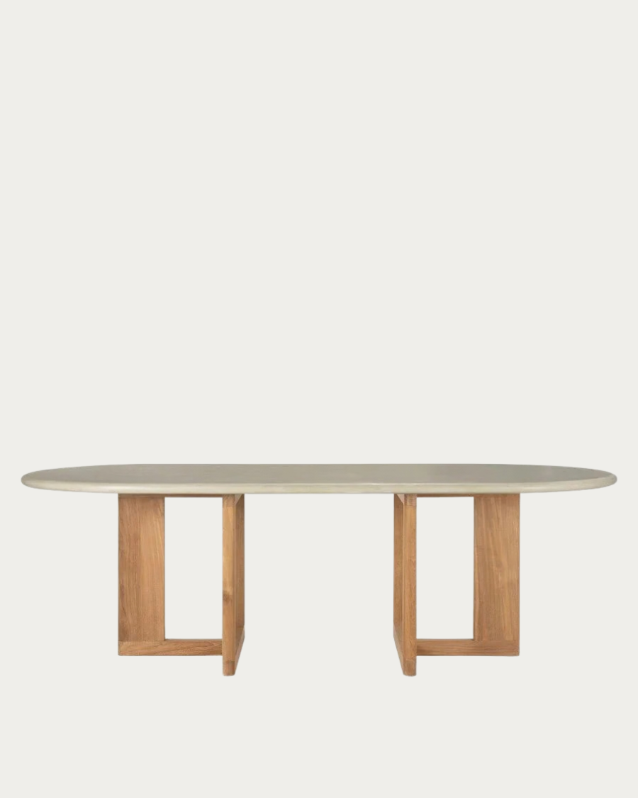 Ethnicraft TRESTLE Gartentisch aus Teakholz, oblong, Frontansicht auf Terrasse