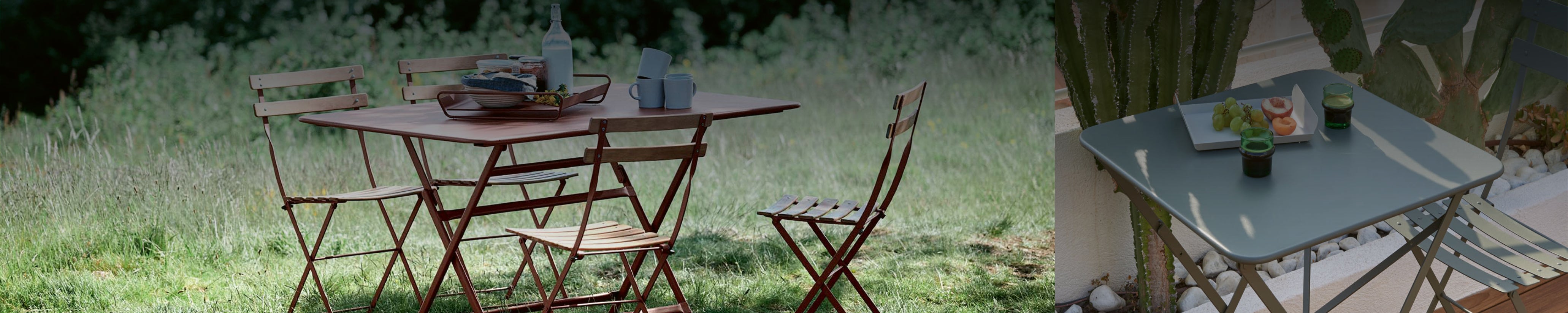 Fermob Bistro Kollektion in Chili – Outdoor-Szene mit klappbarem Metalltisch und Stühlen auf Wiese, französischer Stil für Gartenmöbel