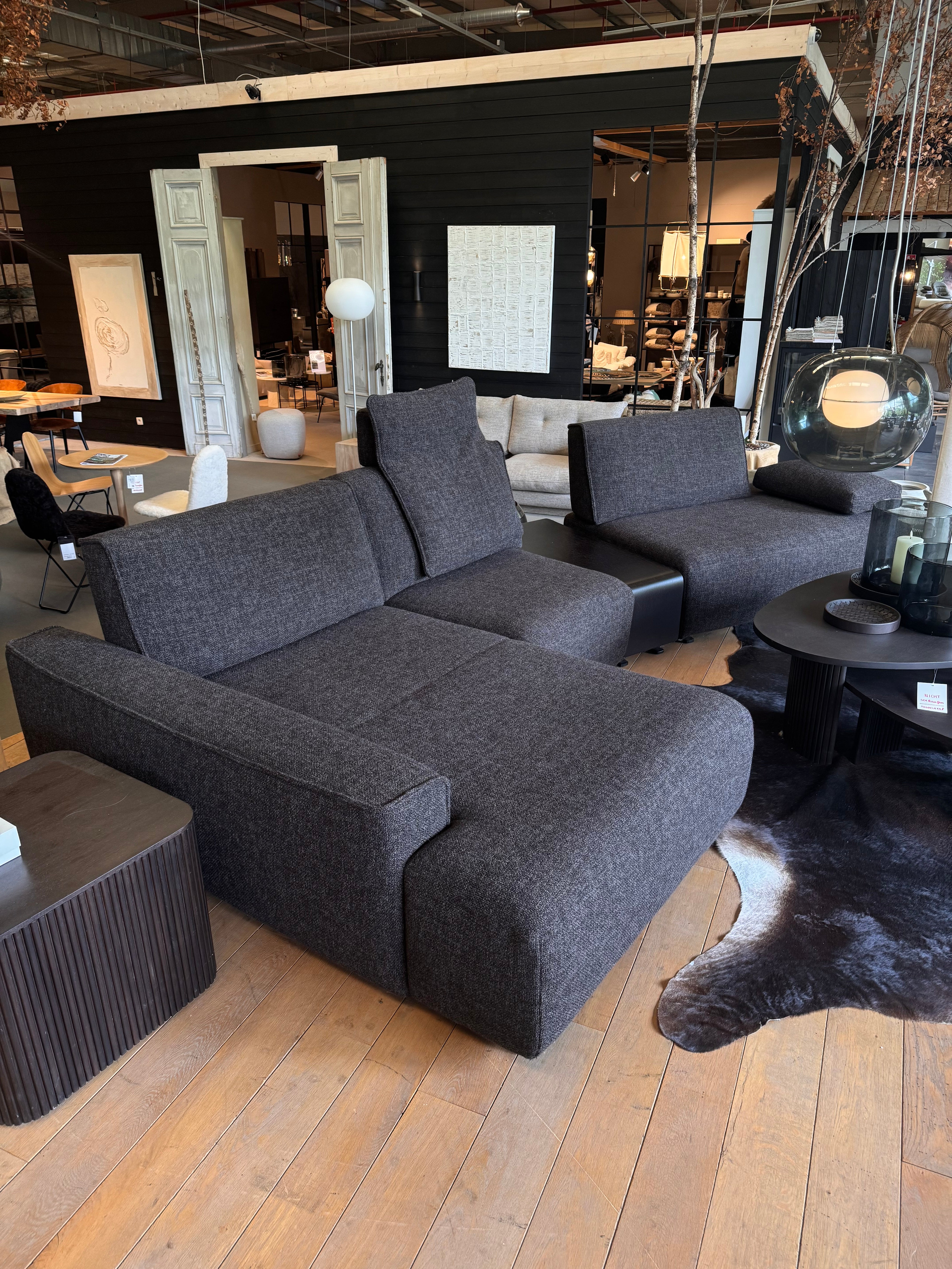 EXPO Escapade Sofa LOUISE