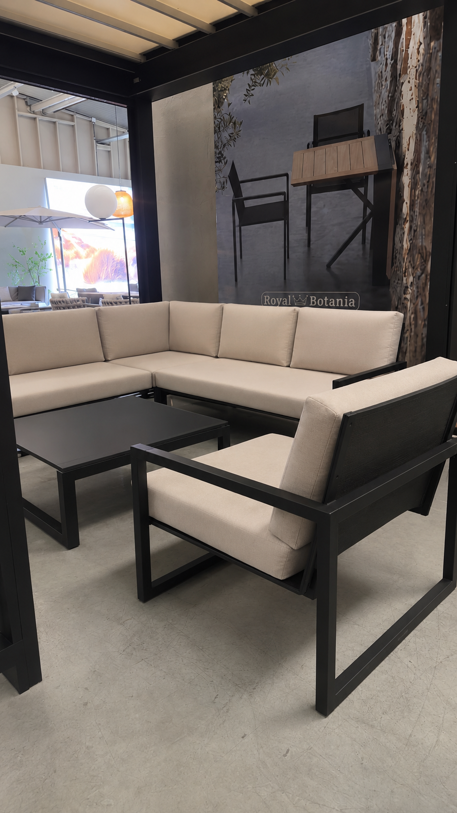 Royal Botania NINIX Gartenlounge mit Sessel, Tisch, Hocker und Kissen