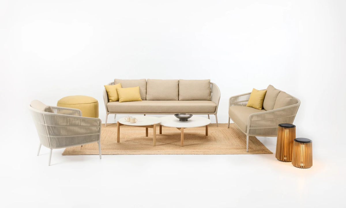 Vincent Sheppard AKARI Gartensofa mit Flax Rope im Loungebereich