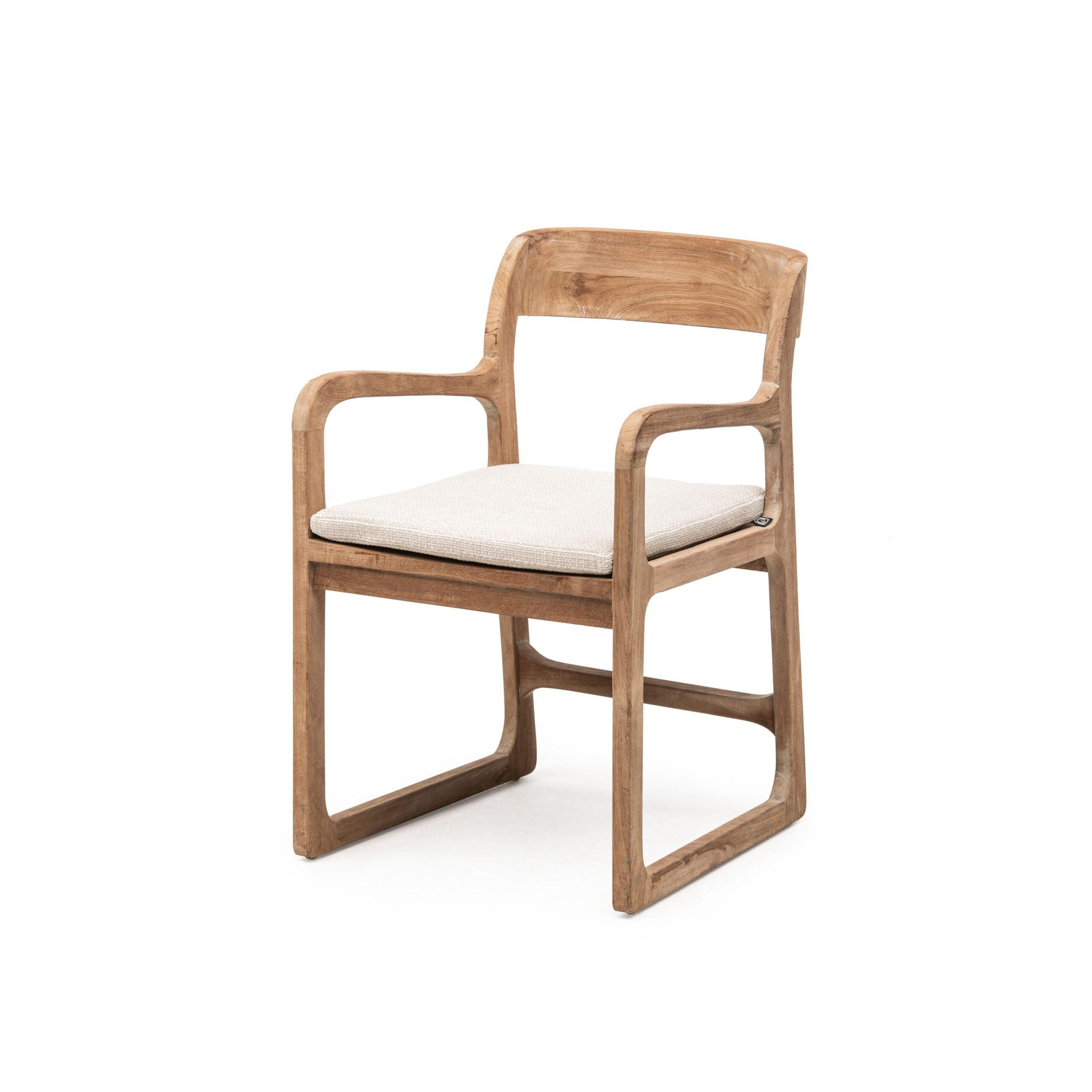 Gommaire Armlehnstuhl SALLY mit wetterfestem Sitz- und Rückenkissen – komfortabler Teakholzstuhl für den Outdoor-Essbereich