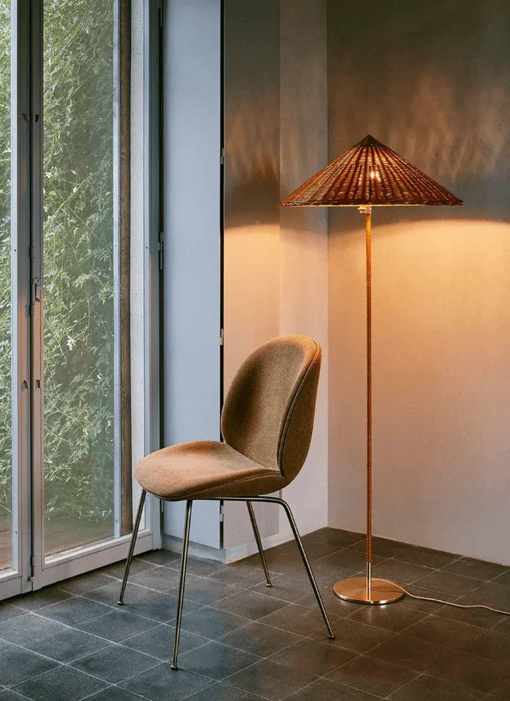 Gubi - Esstischstuhl BEETLE - Gepolstert - 10037545 | Homestorys