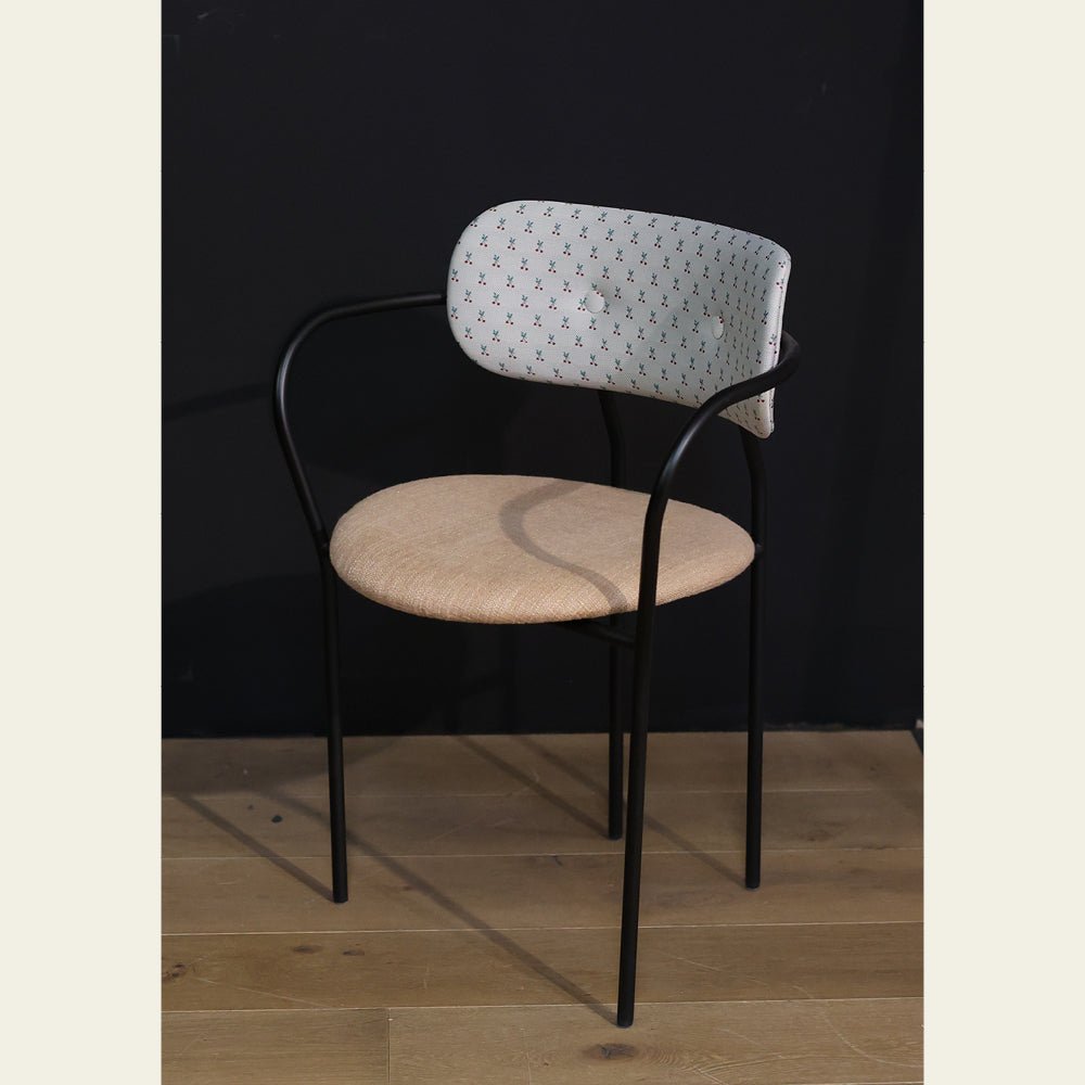 Gubi - EXPO Gubi COCO Armlehnstuhl - 1000003568438 | Homestorys