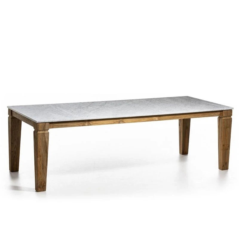 Seitliche Ansicht des Gervasoni Esstischs Jeko 34 in 240x100 cm – rustikales Design aus recyceltem Teakholz für großzügige Outdoor-Essbereiche