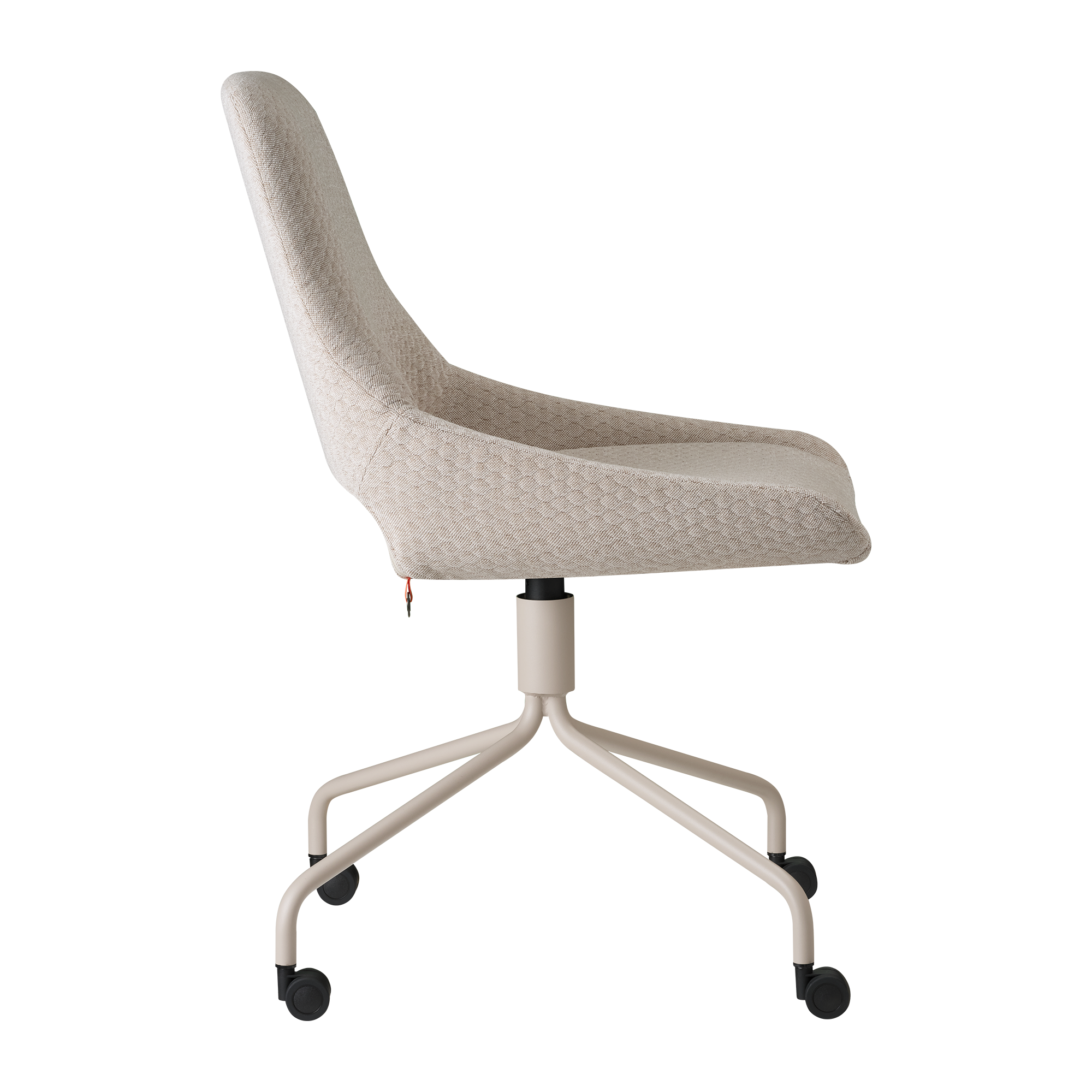 Stuhl LOLA C4110 von Mobitec – Seitenansicht mit bequemer Sitzfläche und formschönem Holzgestell