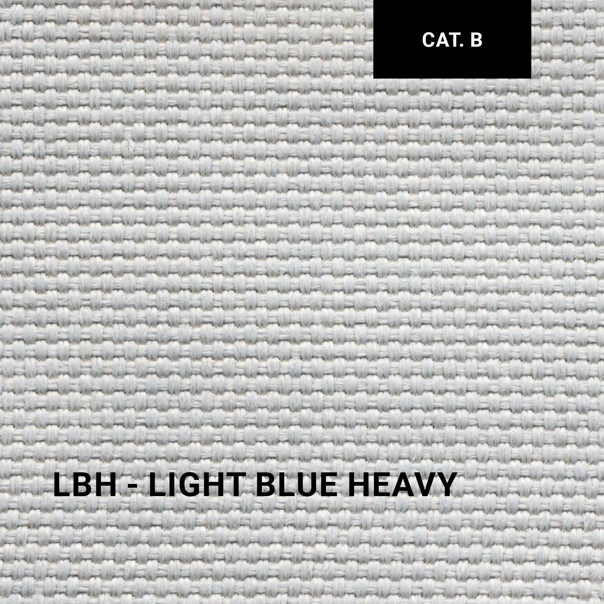 STYLETTO 55 in Sand mit Light Blue Heavy – frischer Blauton mit griffiger Haptik für lebendige Outdoor-Inszenierungen