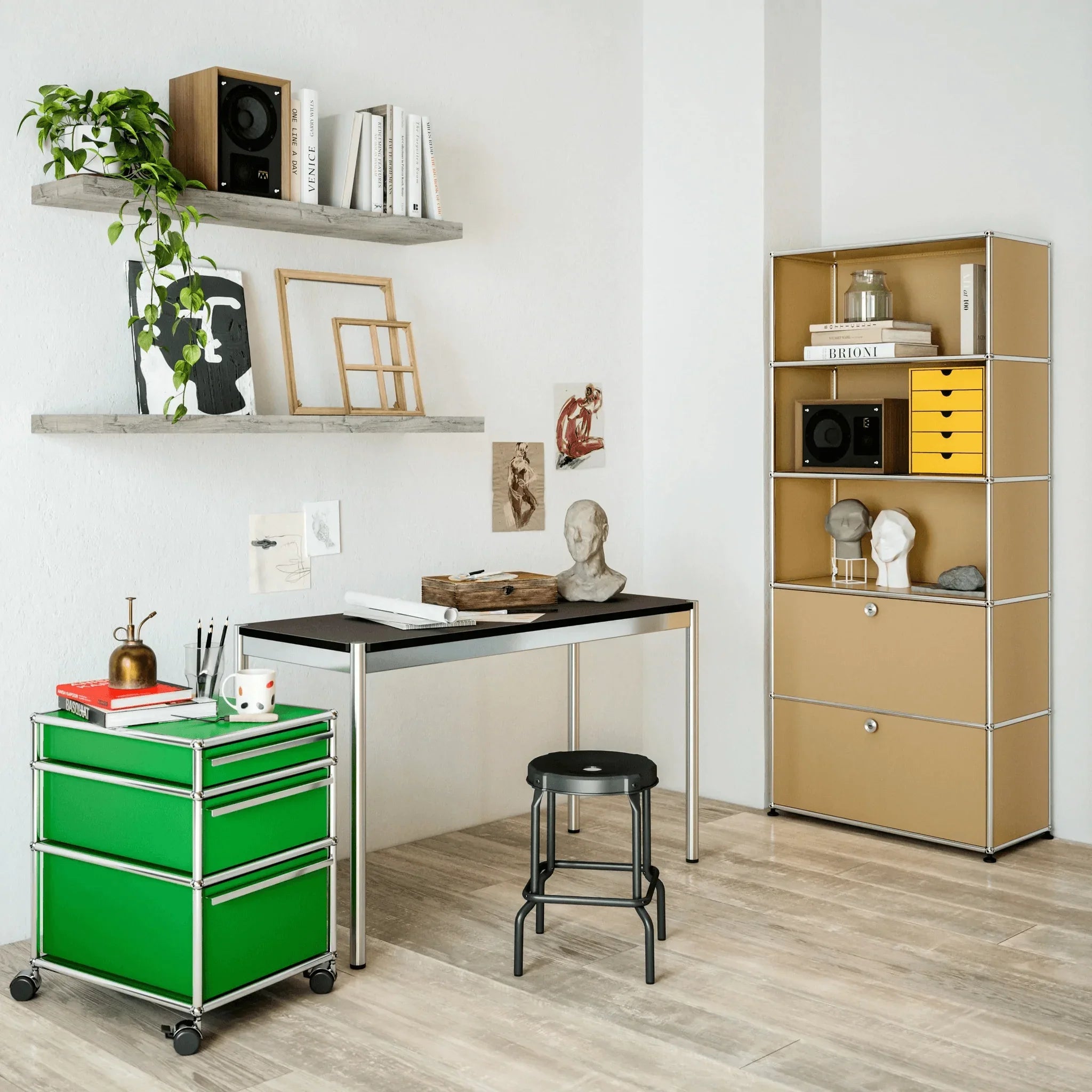 USM Haller Regal M24 in warmem Beige als stilvolle Bueroeinrichtung – modernes Sideboard mit Designcharakter, ideal zur Aufbewahrung von Büchern, Deko und Medien