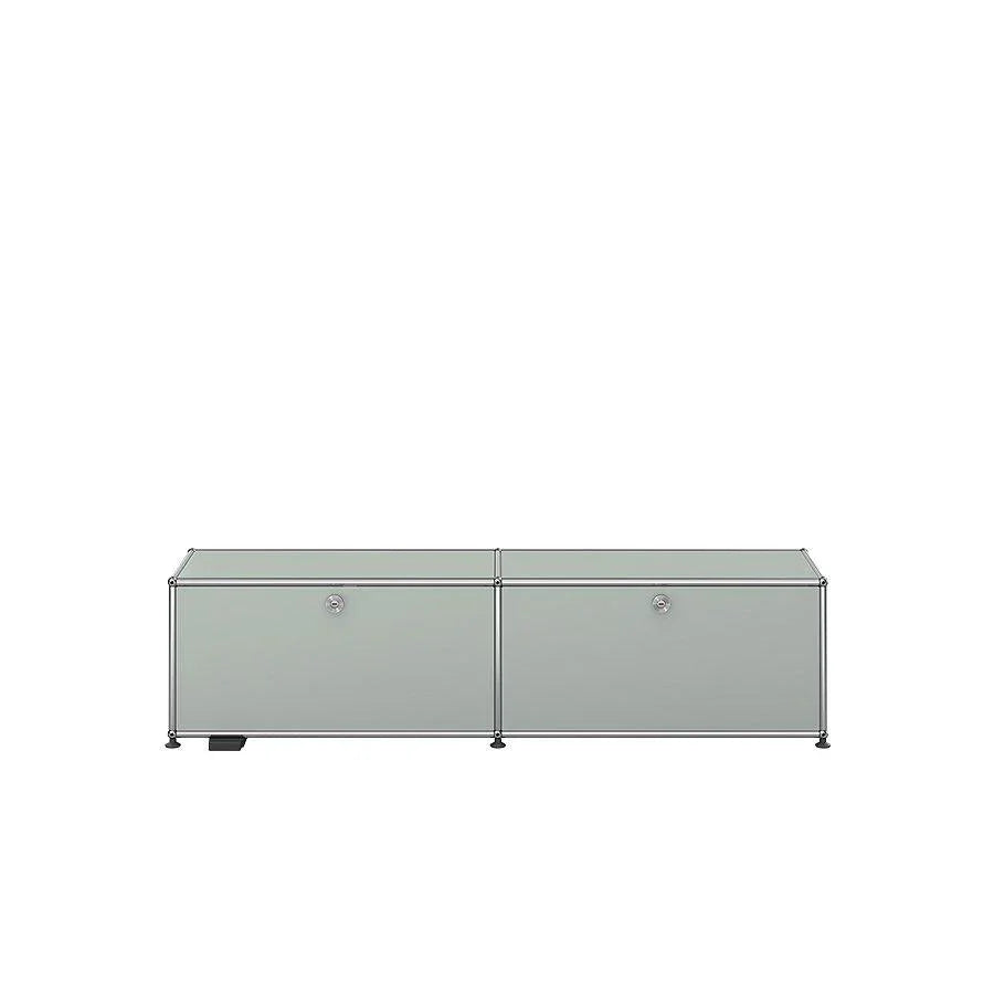 USM M59 Lowboard in Lichtgrau – zeitloses Designmöbel mit viel Stauraum für moderne Einrichtungen, ideal als TV-Board oder Sideboard im Wohnzimmer
