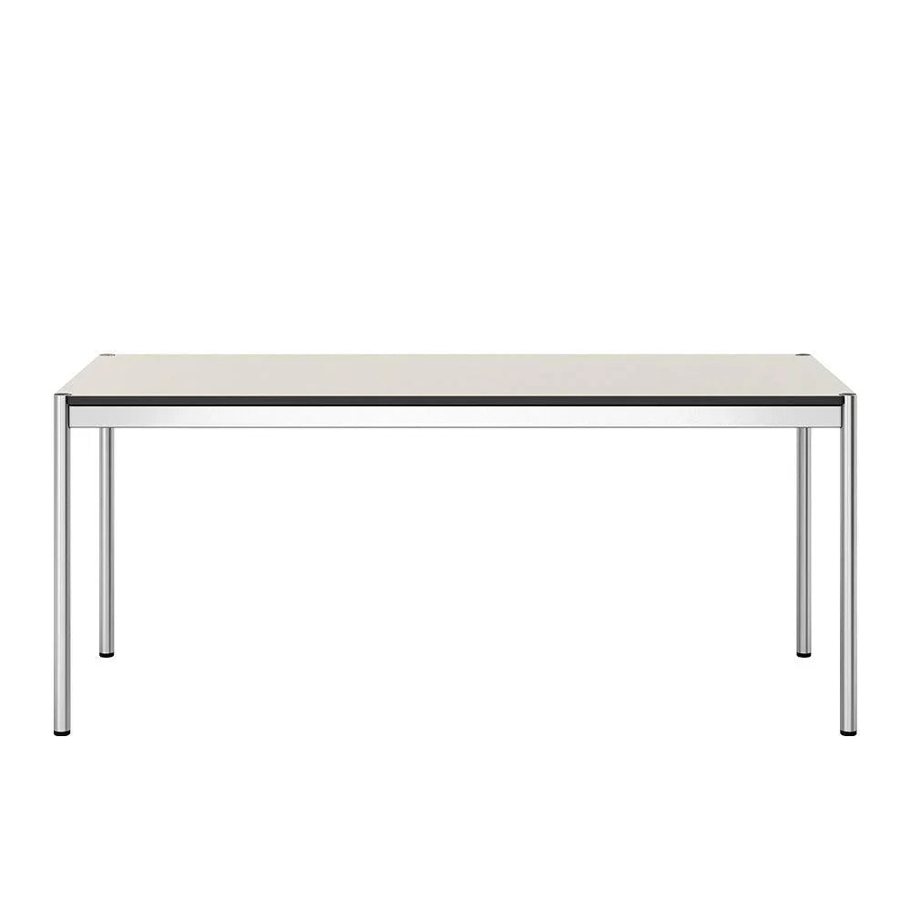 USM Haller Tisch T69 in Fenix Bianco Kos – helle Modellansicht mit ultramatter, weißer Oberfläche für moderne Büro- und Homeoffice-Konzepte