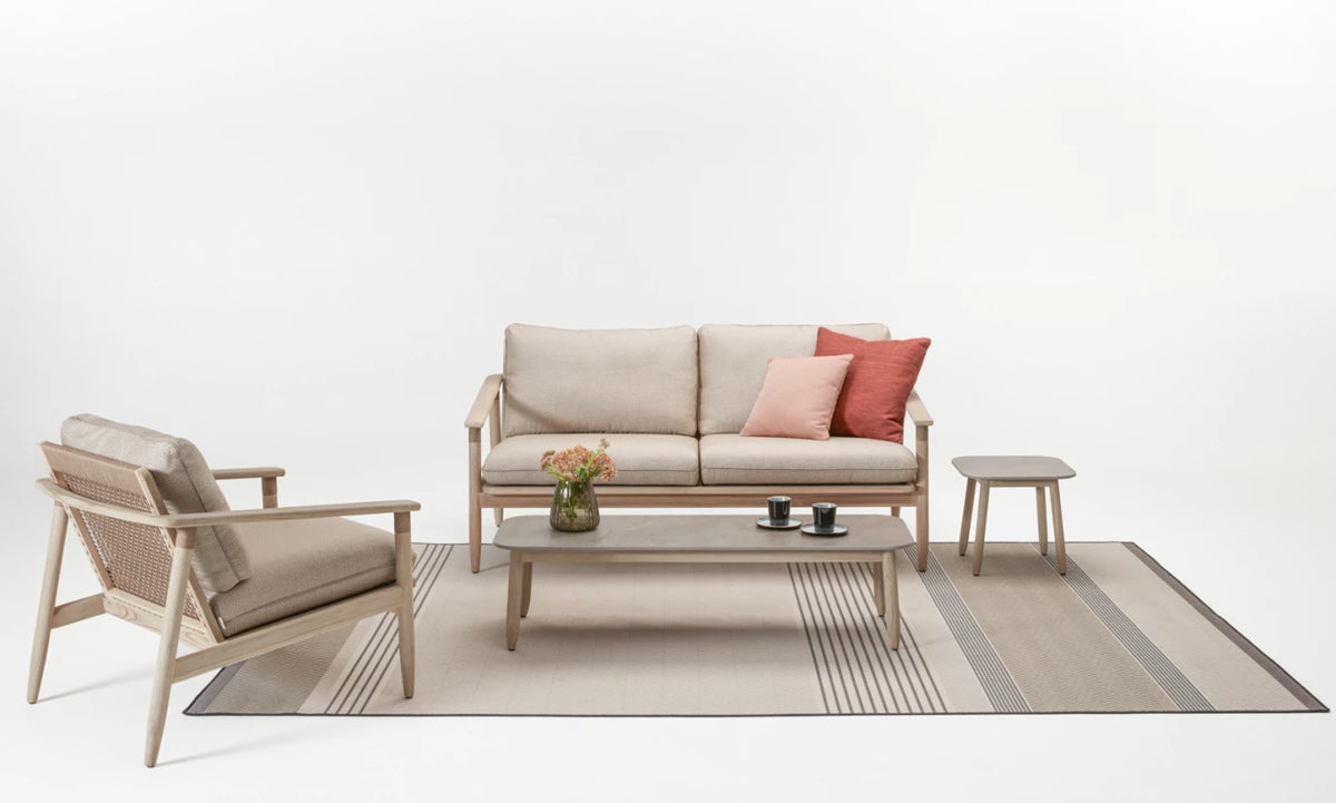 Vincent Sheppard DAVID Gartensofa aus Aged Teak im Loungebereich