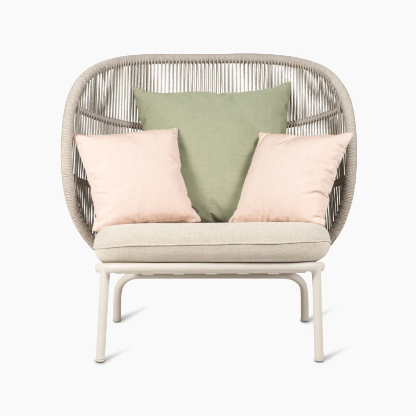 Vincent Sheppard KODO COCOON Gartensessel in Dune White mit Sitz- und Dekokissen