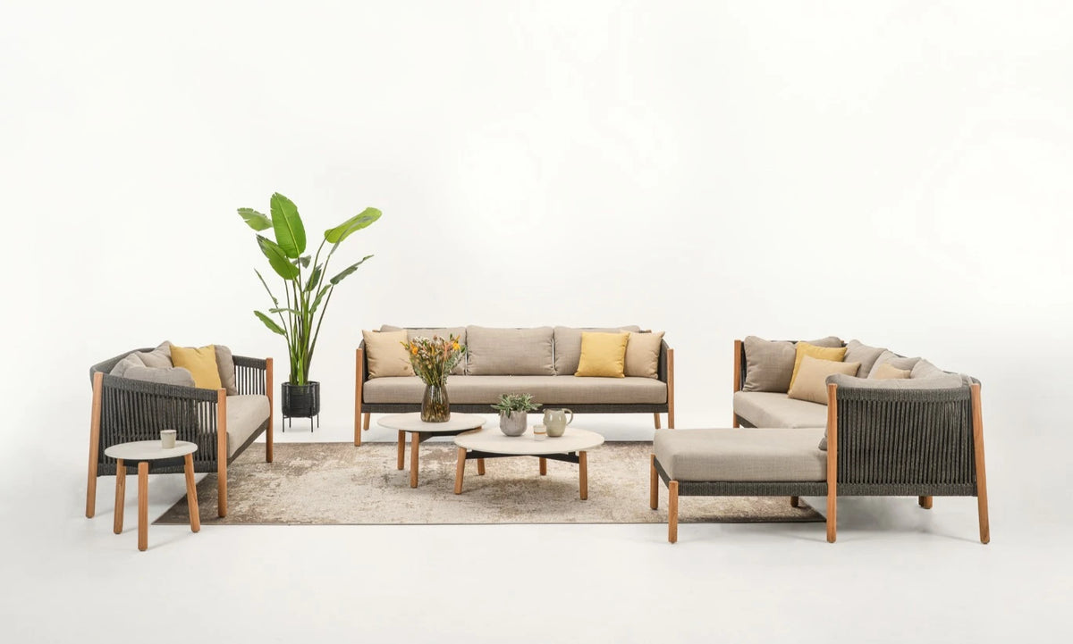 Vincent Sheppard LENTO Gartensofa 3-Sitzer mit einem Teakgestell im Loungebereich