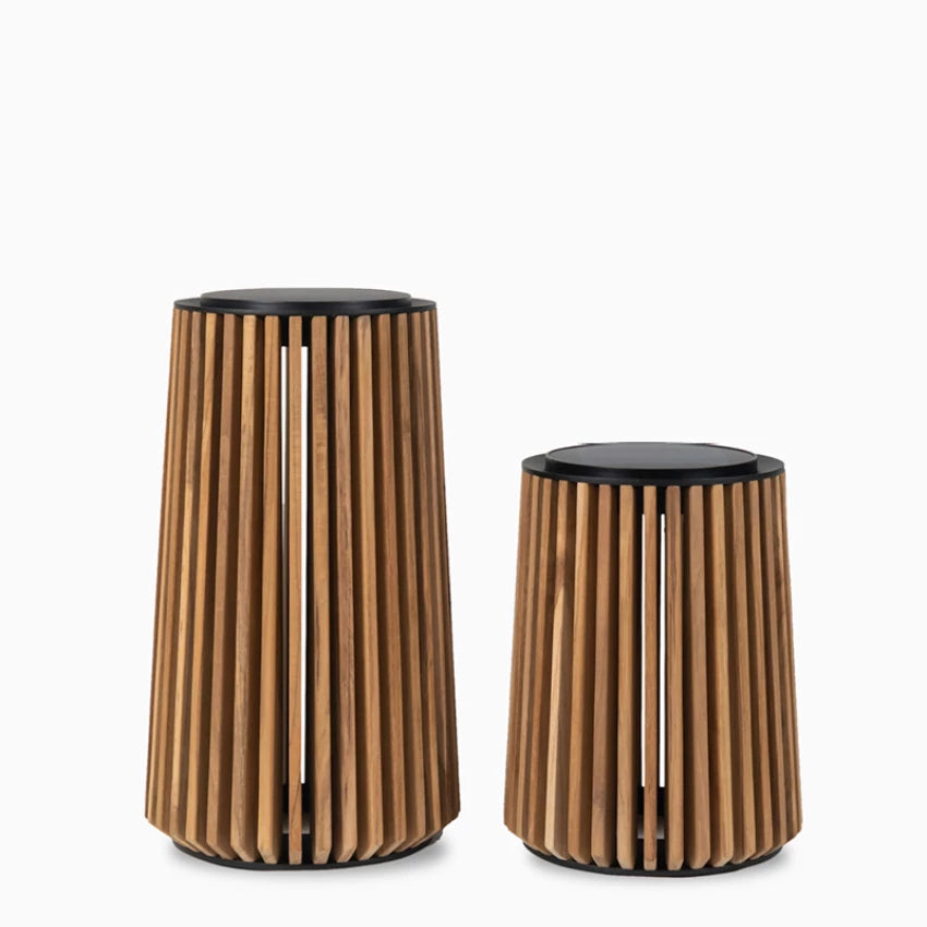 Vincent Sheppard MAYA Outdoor Lampe aus Teakholz mit schwarzem Aluminiumrahmen