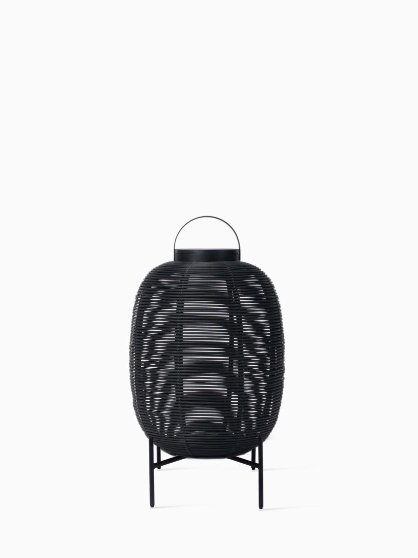 Vincent Sheppard TIKA Outdoor Laterne large mit schwarzer Stahlbasis und geflochtenem Leuchtenkörper in der Farbe Schwarz