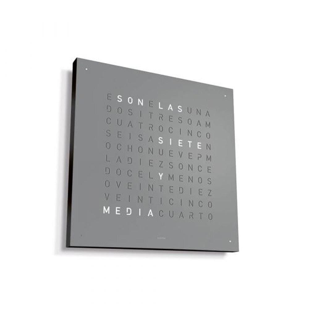 QLOCKTWO EARTH 45 Grey Pepper – vista lateral con carcasa negra y acero gris